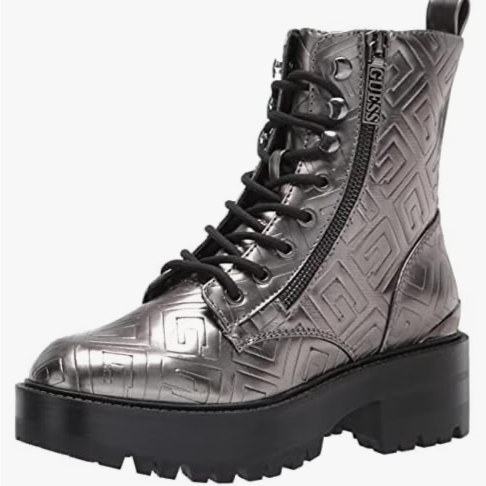 GUESS FEARNE METALLIC SILVER COMBAT BOOTS W/ ZIPPER DETAIL THICK SOLE SIZE 9.5